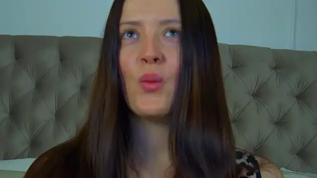 ElinaBellucci online show from March 11, 4:28 am