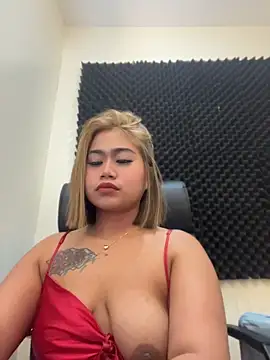 Snapshot of vien_pussy69 chatting on June 7, 3:01 am vien pussy69 online show from June 7, 3:01 am