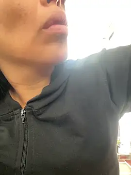 Emma Sanz   online show from March 4, 12:46 pm