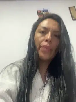 Emma Sanz   online show from March 17, 12:19 pm