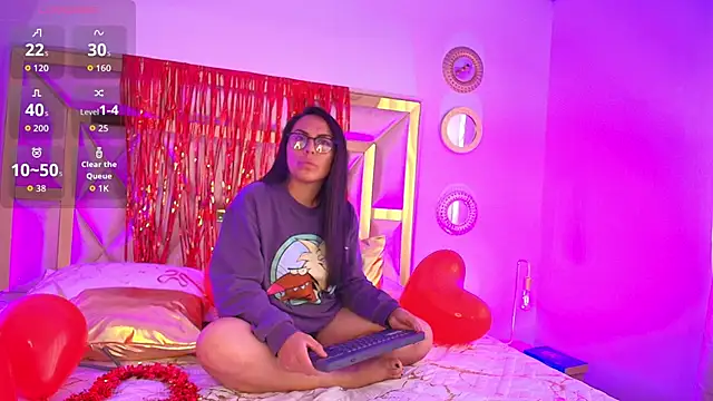 Snapshot of Emma_Sanz__ chatting on February 11, 1:44 pm Emma Sanz online show from February 11, 1:44 pm