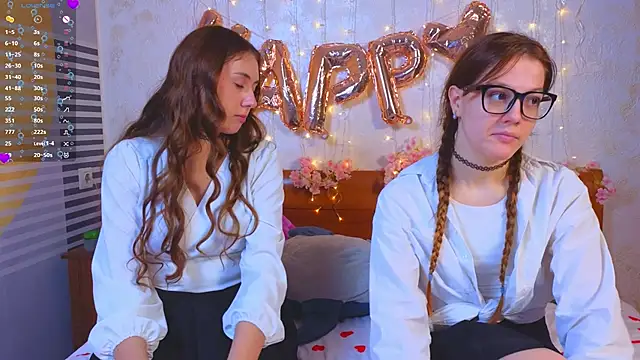 Snapshot of MelanieTwice chatting on February 9, 12:47 pm MelanieTwice online show from February 9, 12:47 pm