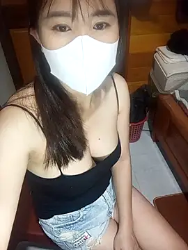 Snapshot of Yui-Ch1682 chatting on February 25, 11:59 pm Yui-Ch1682 online show from February 25, 11:59 pm