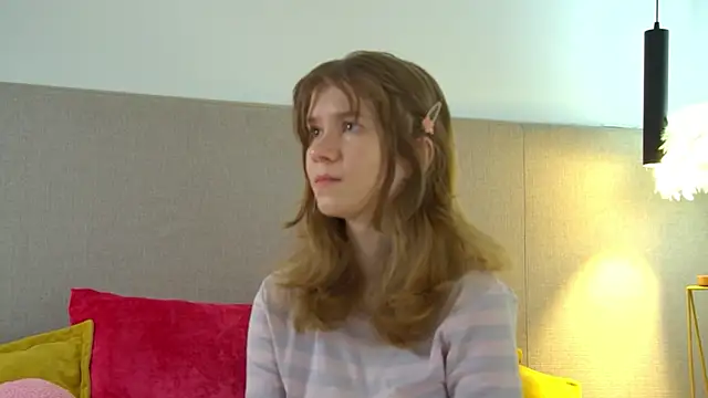 MilaMaelis online show from March 29, 6:37 am