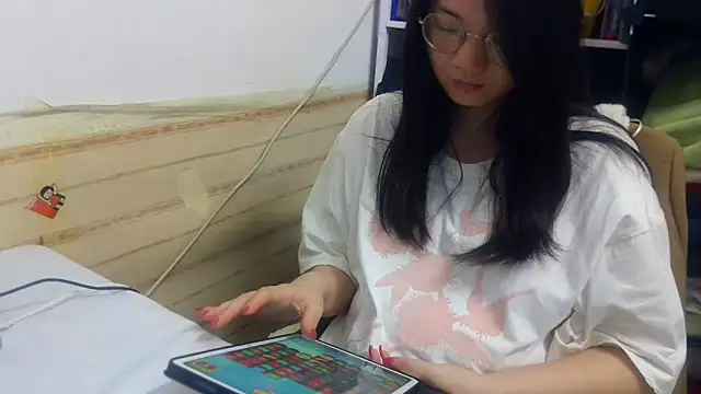 xiaoxiaowan11 online show from March 13, 11:15 am