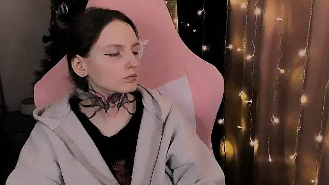 Snapshot of Onyxix chatting on February 13, 5:46 pm Onyxix online show from February 13, 5:46 pm