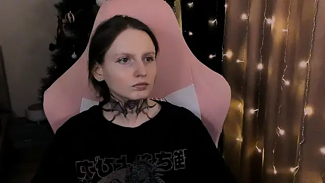 Snapshot of Onyxix chatting on February 19, 7:00 pm Onyxix online show from February 19, 7:00 pm