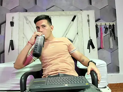 GoldenBoyM online show from May 1, 3:22 am