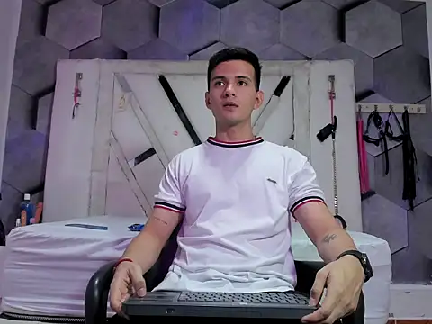 GoldenBoyM online show from June 2, 4:01 am