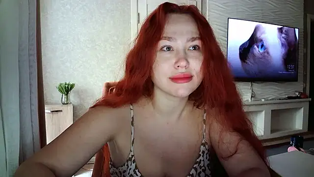 Snapshot of LolaaMint_ chatting on April 21, 7:48 am LolaaMint online show from April 21, 7:48 am
