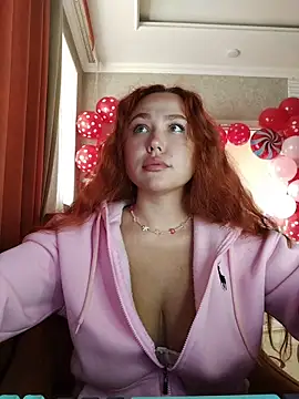 Snapshot of LolaaMint_ chatting on February 13, 10:48 am LolaaMint online show from February 13, 10:48 am