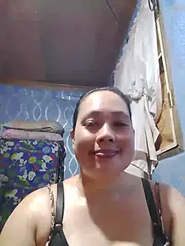 Snapshot of May_Bombs chatting on June 18, 12:42 am May Bombs online show from June 18, 12:42 am