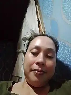 Snapshot of May_Bombs chatting on July 16, 4:26 pm May Bombs online show from July 16, 4:26 pm