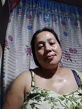 Snapshot of May_Bombs chatting on February 23, 10:49 am May Bombs online show from February 23, 10:49 am