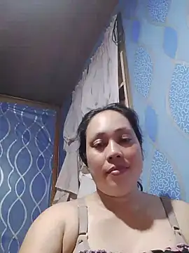 Snapshot of May_Bombs chatting on June 4, 11:48 am May Bombs online show from June 4, 11:48 am