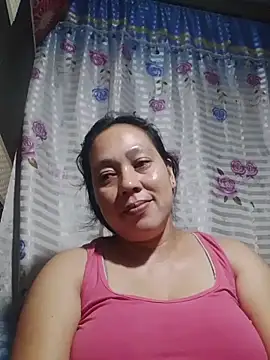 Snapshot of May_Bombs chatting on February 20, 7:43 am May Bombs online show from February 20, 7:43 am