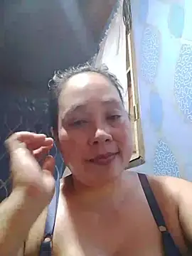 Snapshot of May_Bombs chatting on July 15, 8:43 am May Bombs online show from July 15, 8:43 am