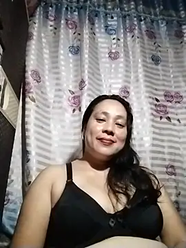 Snapshot of May_Bombs chatting on February 11, 11:21 am May Bombs online show from February 11, 11:21 am