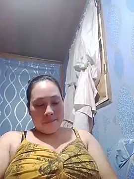 Snapshot of May_Bombs chatting on July 13, 1:38 am May Bombs online show from July 13, 1:38 am