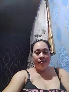 Snapshot of May_Bombs chatting on July 2, 1:17 am May Bombs online show from July 2, 1:17 am