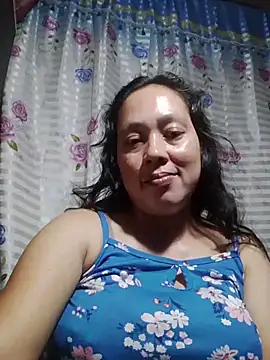 Snapshot of May_Bombs chatting on February 19, 9:28 am May Bombs online show from February 19, 9:28 am