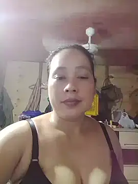 Snapshot of May_Bombs chatting on June 17, 6:02 am May Bombs online show from June 17, 6:02 am