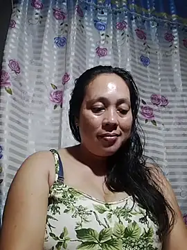 Snapshot of May_Bombs chatting on February 22, 8:49 am May Bombs online show from February 22, 8:49 am