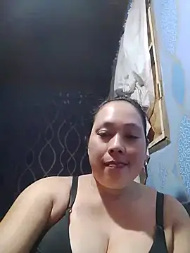 Snapshot of May_Bombs chatting on July 9, 8:15 am May Bombs online show from July 9, 8:15 am