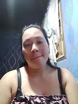 Snapshot of May_Bombs chatting on July 11, 9:59 pm May Bombs online show from July 11, 9:59 pm