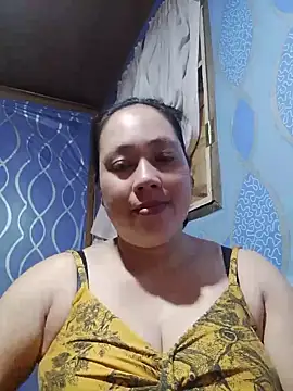 Snapshot of May_Bombs chatting on June 2, 11:16 pm May Bombs online show from June 2, 11:16 pm
