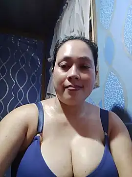 Snapshot of May_Bombs chatting on May 16, 8:46 am May Bombs online show from May 16, 8:46 am