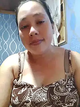 Snapshot of May_Bombs chatting on June 8, 1:22 am May Bombs online show from June 8, 1:22 am