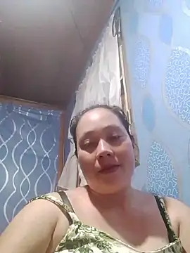 Snapshot of May_Bombs chatting on June 14, 12:50 pm May Bombs online show from June 14, 12:50 pm
