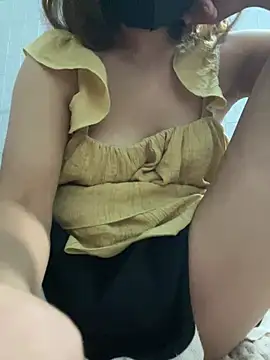 Miu Xinh online show from March 25, 4:28 pm