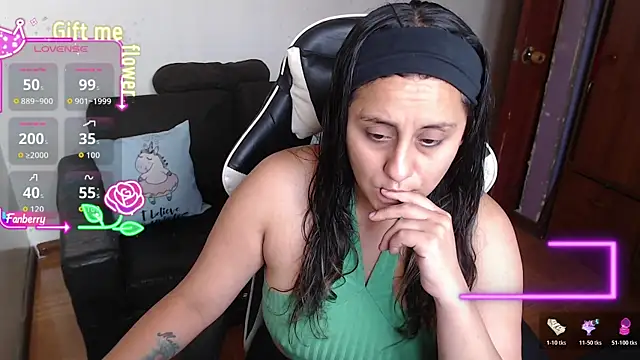 MeliisaRobers online show from April 3, 3:51 pm