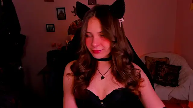 LanaLovely online show from May 11, 6:37 am