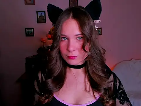 LanaLovely online show from April 22, 6:53 am