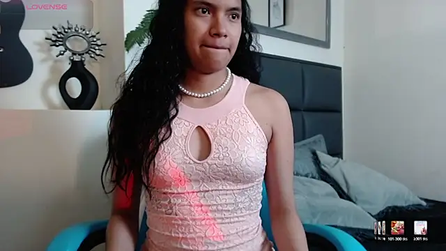 Julieta Parker online show from May 11, 1:40 am