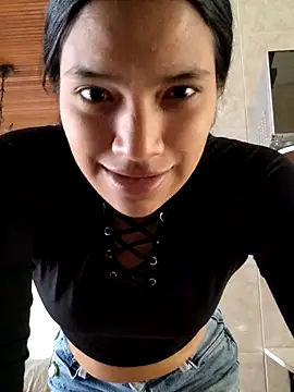 Snapshot of Julieta_Parker chatting on February 21, 3:36 pm Julieta Parker online show from February 21, 3:36 pm