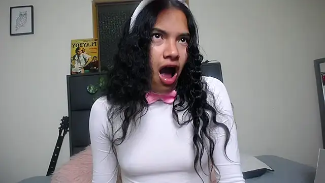 Julieta Parker online show from April 6, 1:23 am