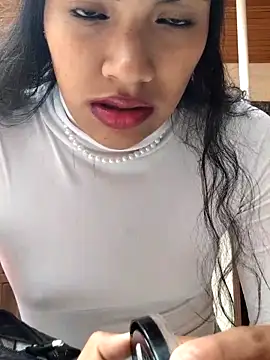 Julieta Parker online show from March 17, 3:37 pm