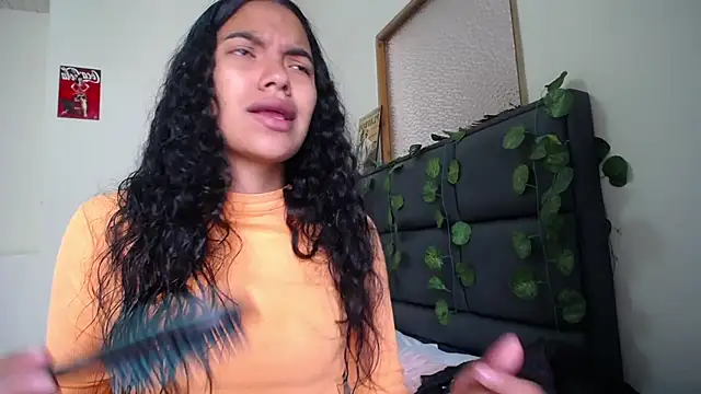 Julieta Parker online show from March 28, 1:12 pm