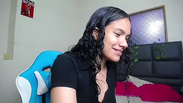 Julieta Parker online show from April 12, 5:54 am