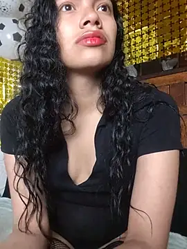 Snapshot of Julieta_Parker chatting on June 14, 1:24 am Julieta Parker online show from June 14, 1:24 am