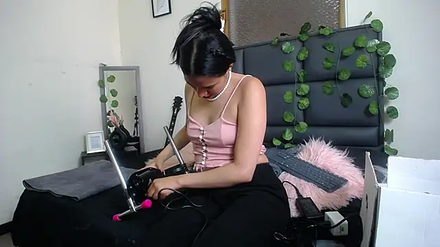 Julieta Parker online show from March 20, 8:10 pm