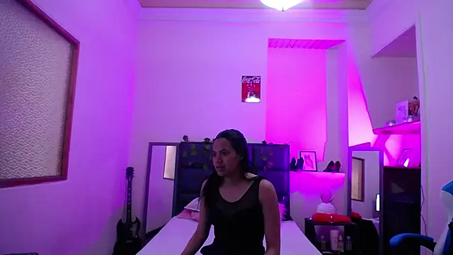 Snapshot of Julieta_Parker chatting on February 15, 4:06 pm Julieta Parker online show from February 15, 4:06 pm