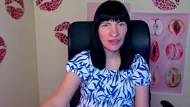 Snapshot of Rosalinda_ro chatting on May 21, 6:05 pm Rosalinda ro online show from May 21, 6:05 pm