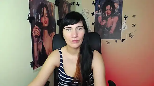 Snapshot of Rosalinda_ro chatting on May 17, 6:19 pm Rosalinda ro online show from May 17, 6:19 pm