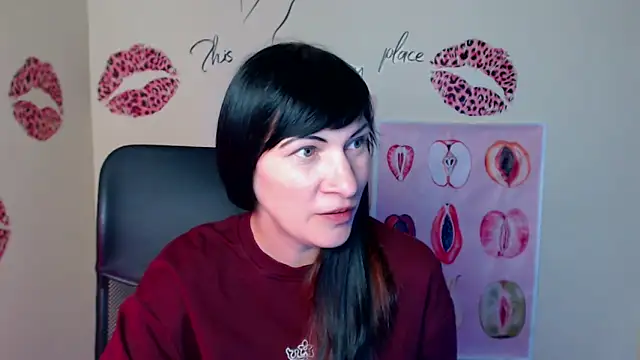 Snapshot of Rosalinda_ro chatting on May 8, 5:50 pm Rosalinda ro online show from May 8, 5:50 pm
