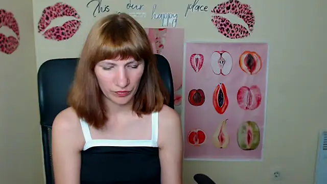 Snapshot of Rosalinda_ro chatting on June 5, 6:13 pm Rosalinda ro online show from June 5, 6:13 pm